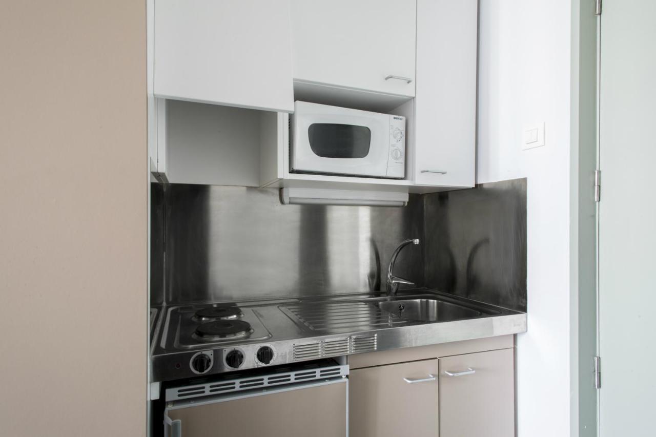 Residencia Universitaria Resa Roberto De Nobili ซันต์กูกัต เดล บาเยส ภายนอก รูปภาพ