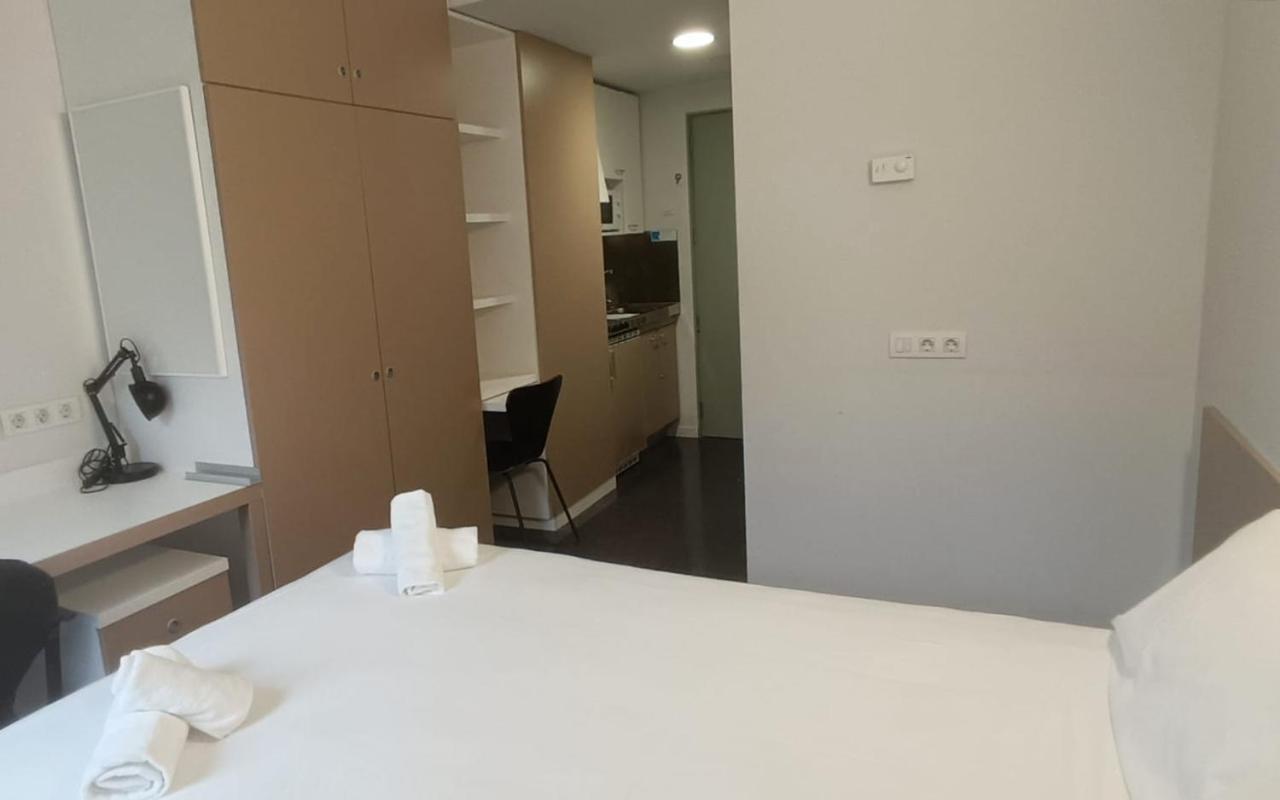 Residencia Universitaria Resa Roberto De Nobili ซันต์กูกัต เดล บาเยส ภายนอก รูปภาพ