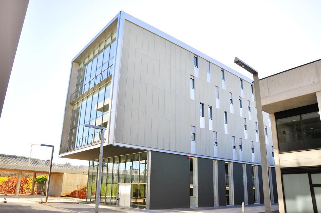Residencia Universitaria Resa Roberto De Nobili ซันต์กูกัต เดล บาเยส ภายนอก รูปภาพ