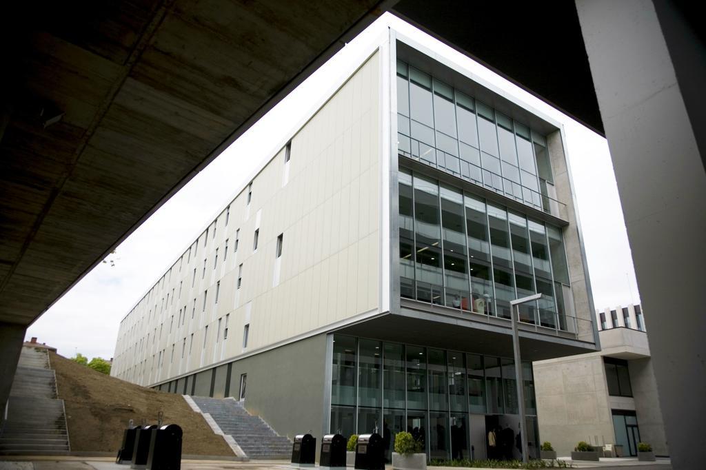 Residencia Universitaria Resa Roberto De Nobili ซันต์กูกัต เดล บาเยส ภายนอก รูปภาพ