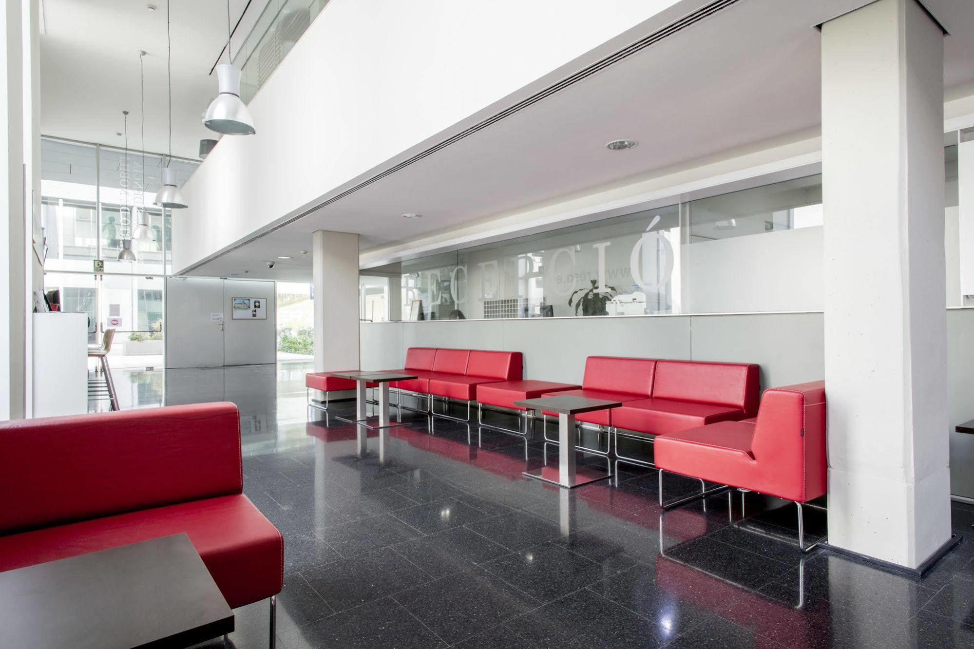 Residencia Universitaria Resa Roberto De Nobili ซันต์กูกัต เดล บาเยส ภายนอก รูปภาพ