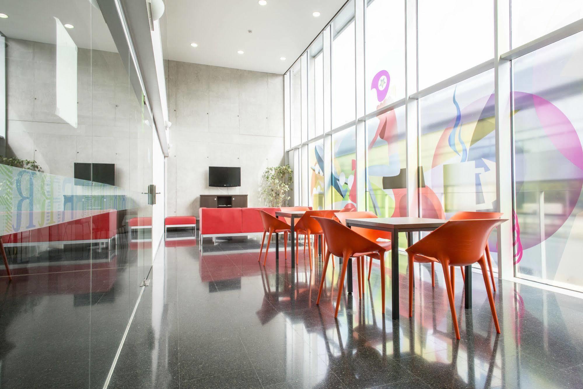 Residencia Universitaria Resa Roberto De Nobili ซันต์กูกัต เดล บาเยส ภายนอก รูปภาพ