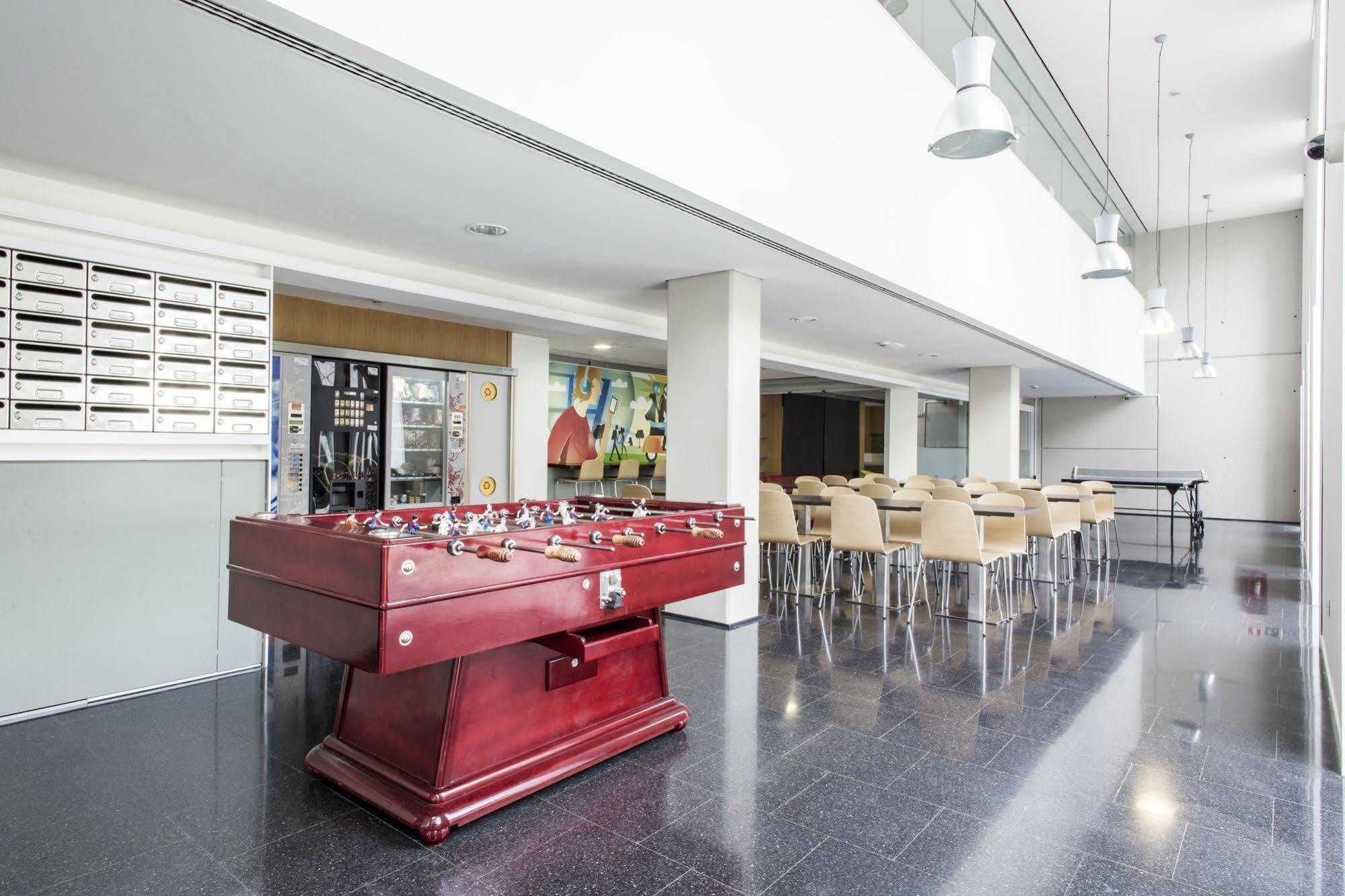 Residencia Universitaria Resa Roberto De Nobili ซันต์กูกัต เดล บาเยส ภายนอก รูปภาพ